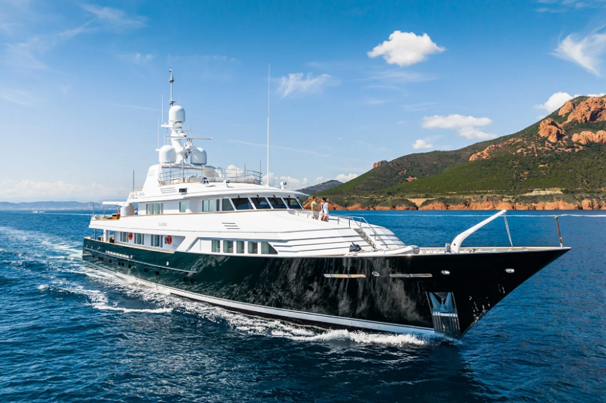 The Ultimate Bahamas Experience: Sailing with a Feadship Yacht Charter