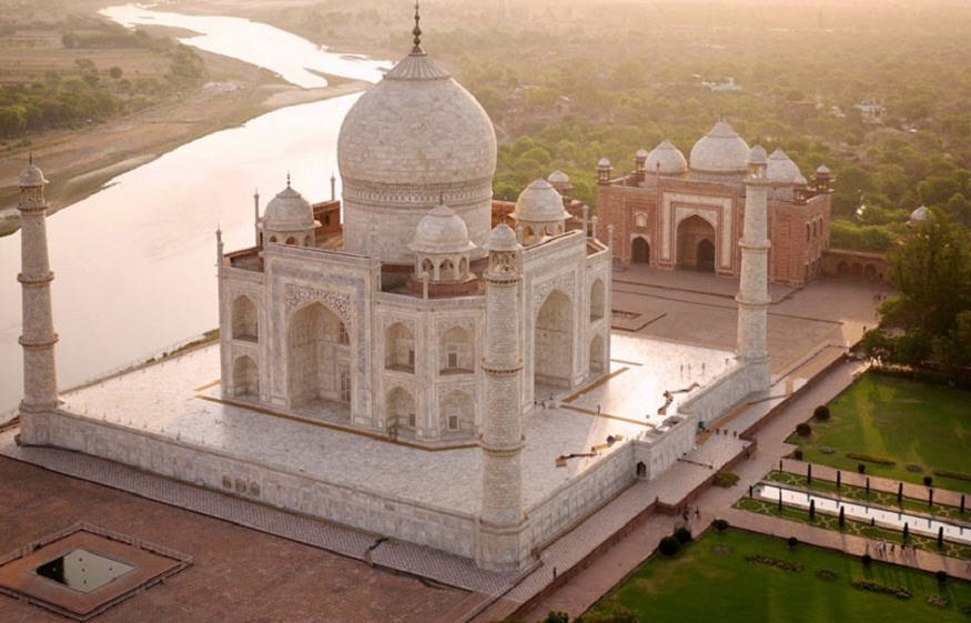 From Delhi to the Taj Mahal: A Day Trip You’ll Remember Forever